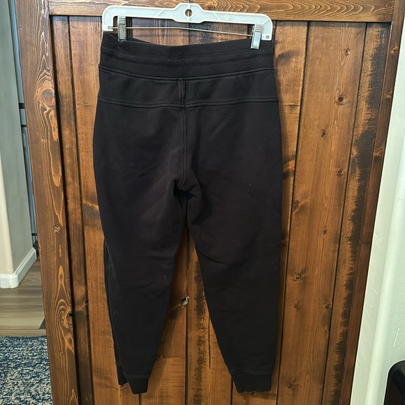 Lululemon Warm Down Jogger *28", Size 6 - Picture 7 of 11